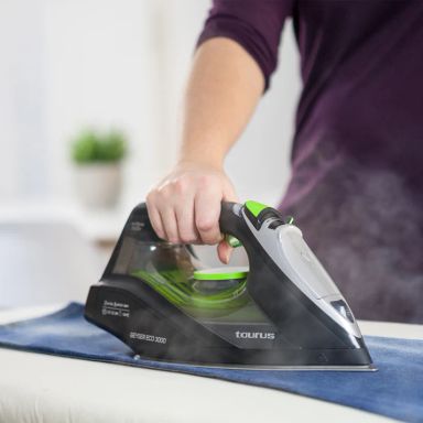 STEAM IRON- TAURUS- GEYSER ECO 3000