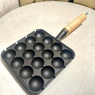 16-Hole Cast Iron Takoyaki Maker (K531)