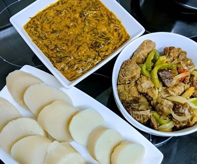 Fumbwa + poisson salé + Chikwangue