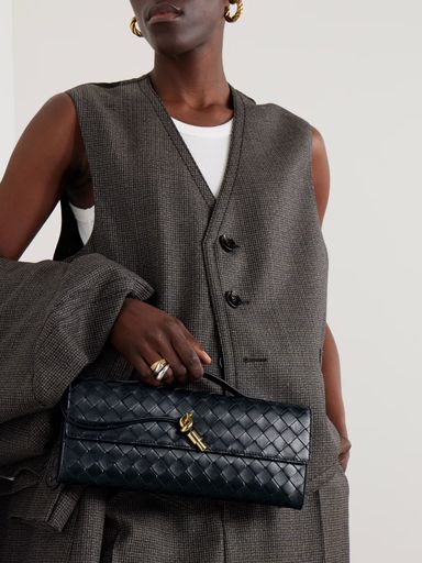 Bottega venetta andiamo clutch black 