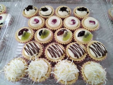 Tart Cheese Mix With Fruits