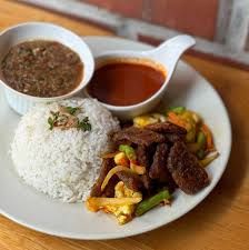Nasi Daging Kunyit