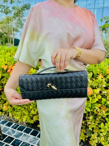 Bottega venetta andiamo clutch black 