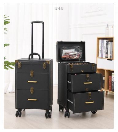 វ៉ាលីដាក់គ្រឿងសំអាង