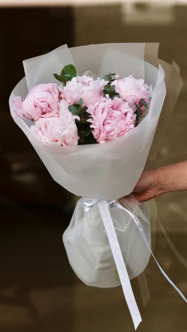 5 Peonies