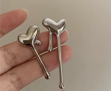 Silver Smooth Heart Stud Earrings – Minimalist Elegance