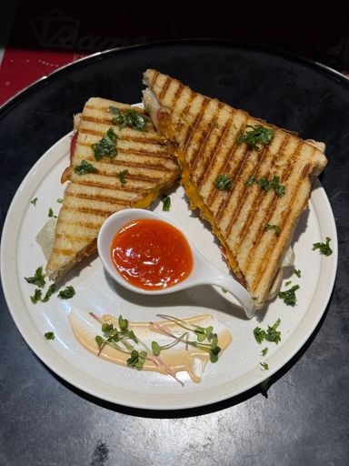 Chicken & cheese sandwich 