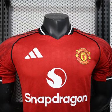 Manchester United 2025/2026 jersey latest 