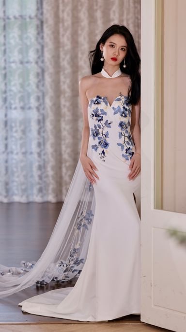 The Porcelain with Cape #6