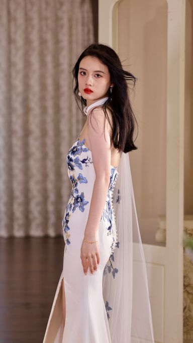 The Porcelain with Cape #6