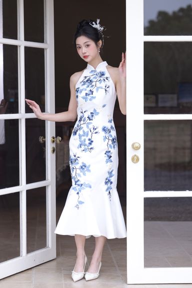 The Halter Porcelain #7 