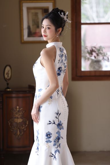 The Halter Porcelain #7 