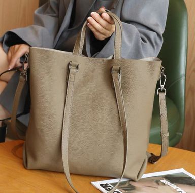 8013 - Tote Shoulder Bag in Calf Leather