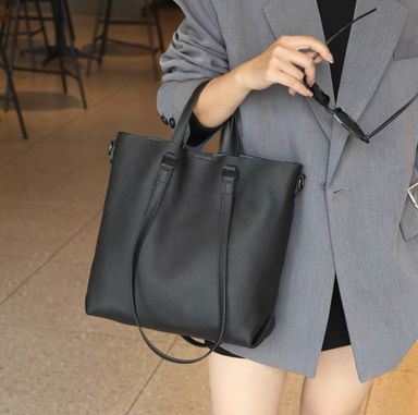 8013 - Tote Shoulder Bag in Calf Leather