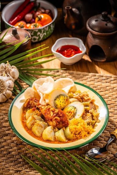 LONTONG SAYUR