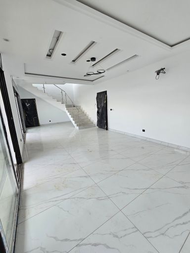 Riviera_Abbata | Triplex de 8 pièces | 350 millions CFA | + de détails en description 