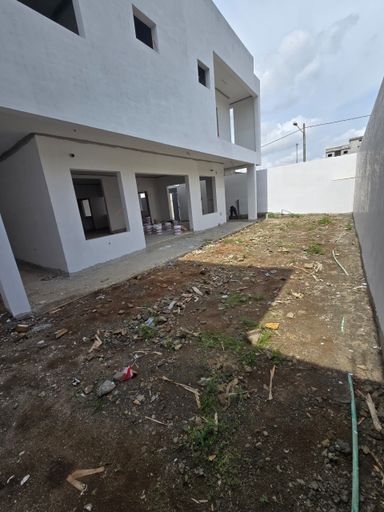 Riviera_Abbata | Duplex de 6 pièces livré en semi fini | 150 millions CFA | + de détails en description 