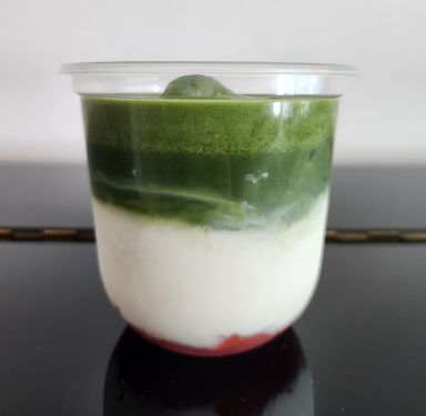 Iced strawberry matcha latte🍓