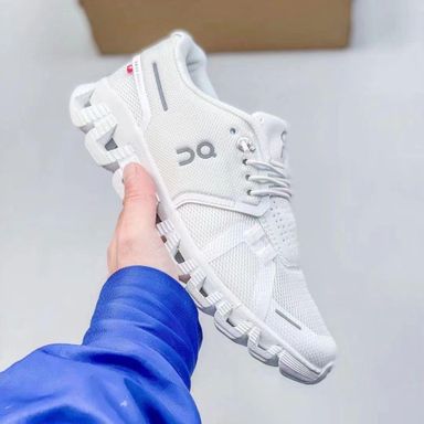 On Cloud 6 - White