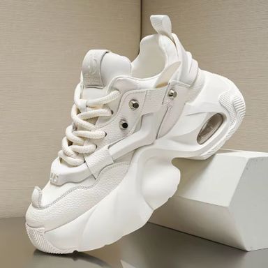 The Latest Style in Popular White and Black Is the Wearable Platform Soles for Casual Men