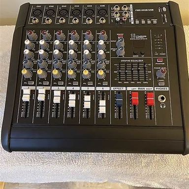 MIXER AMPLI YAMAHA PMX 602D (6 CANAUX)