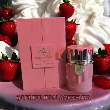 STRAWBERRY POUND CAKE