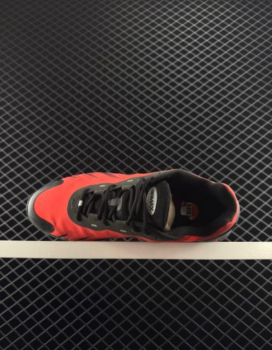 NIKE AIR MAX DN8