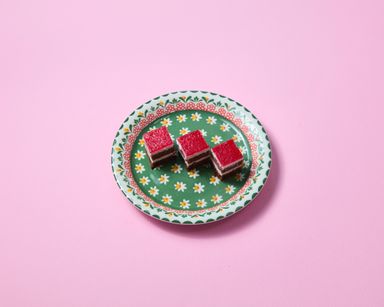 29036 - Sheet Cake Slice (Raspberry Chocolate) 70pcs*7g