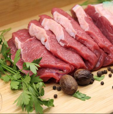 عجل بلدي رضيع طازج