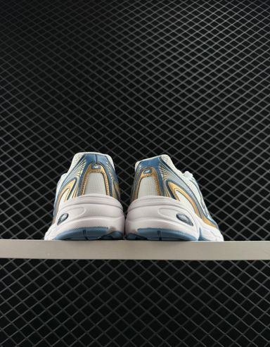 NEW BALANCE 740