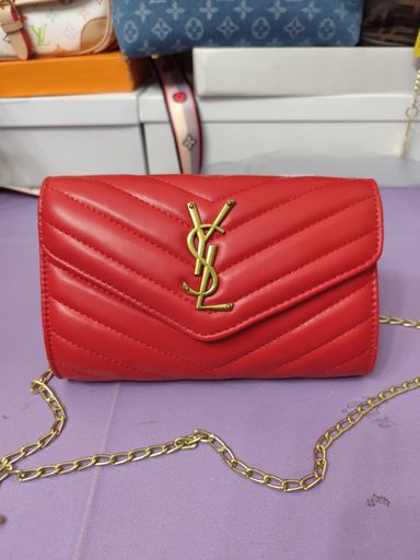 Bolsos YSL, color rojo