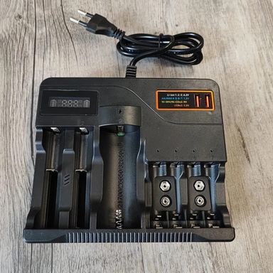 Multiple Slot AC220v Powered Lithium 18650/21700/26650/32650 Charger (10006059)
