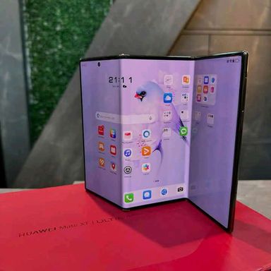 BRAND NEW HUAWEI MATE XT/ ULTIMATE DESIGN Tri fold 5G