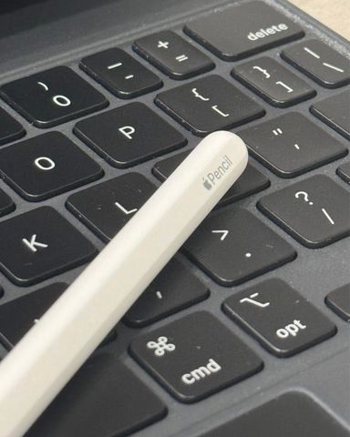  Pack iPad Pro 11” (4e génération) + Magic Keyboard + Apple Pencil 2