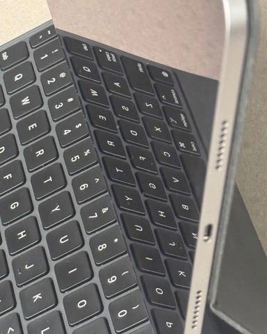  Pack iPad Pro 11” (4e génération) + Magic Keyboard + Apple Pencil 2
