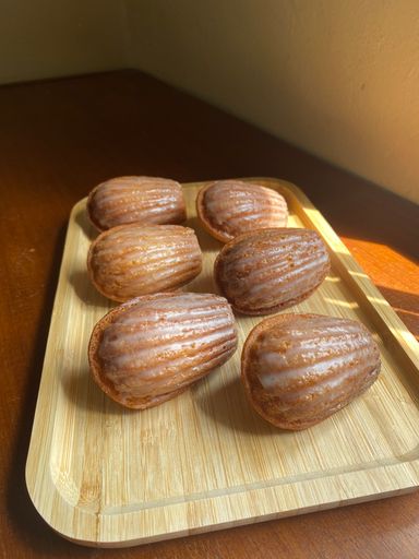 Lemon-Glazed Honey Madeleines 