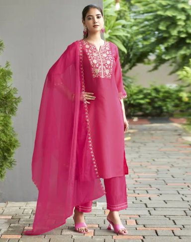 Women Floral Kurta with Trousers & Dupatta