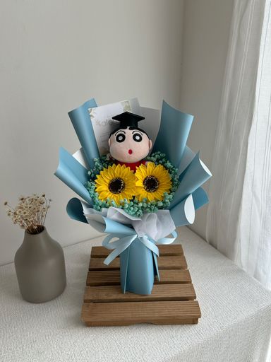 Graduation Shin Chan Bouquet 