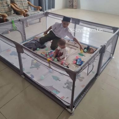 PLAYPEN WITH CORNER COVERS & BIG SUCTION