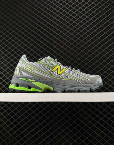 NEW BALANCE T40