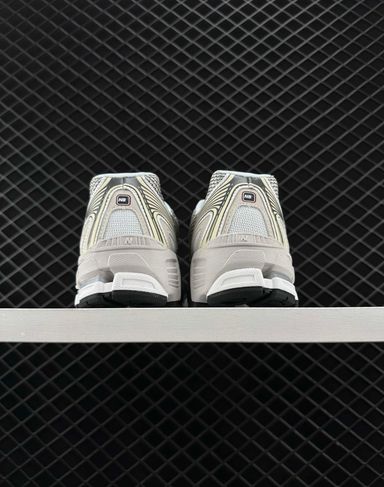 NEW BALANCE T40
