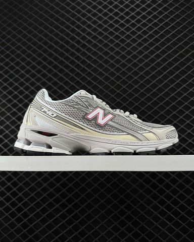 NEW BALANCE T40