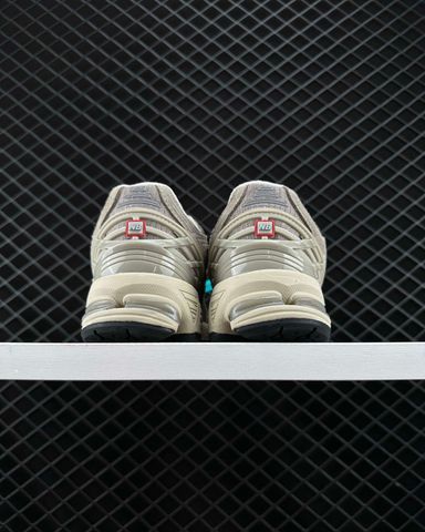 NEW BALANCE 1906R