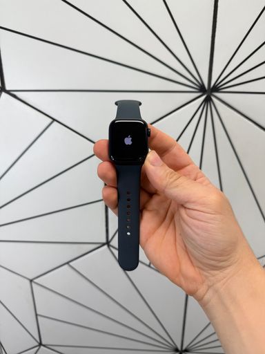 Apple Watch SE (2nd Gen) (44mm) midnight with Apple care till Oct 2025