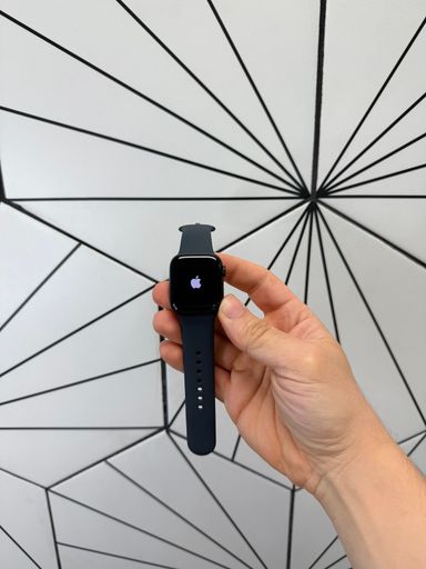 Apple Watch SE (2nd Gen) (44mm) midnight with Apple care till Oct 2025