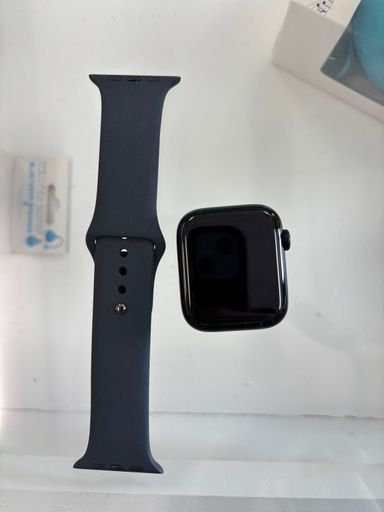 Apple Watch SE (2nd Gen) (44mm) midnight with Apple care till Oct 2025