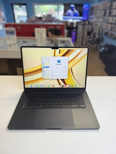 MacBook Air 15inch M3 /8/256 Black Color Like New