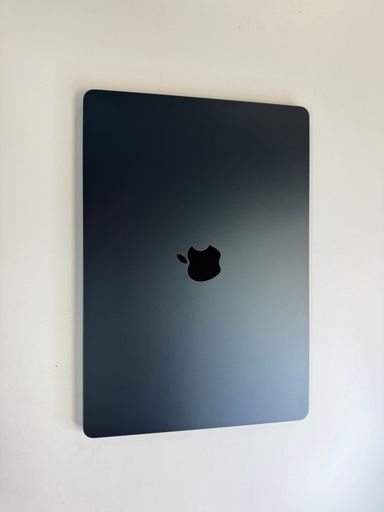 MacBook Air 15inch M3 /8/256 Black Color Like New