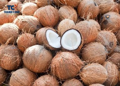 Whole Dry Coconut