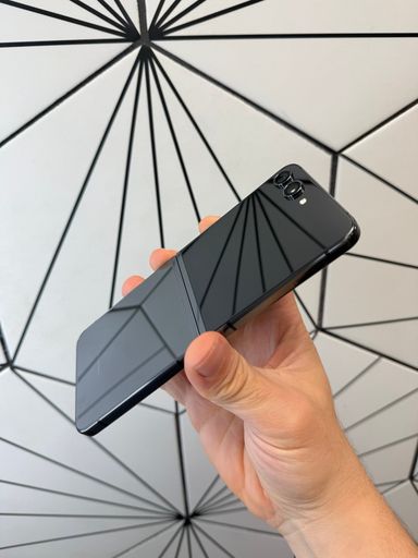 Samsung Galaxy Z Flip 5 5G Fully Unlocked (Any Carrier) 512GB New Open Box